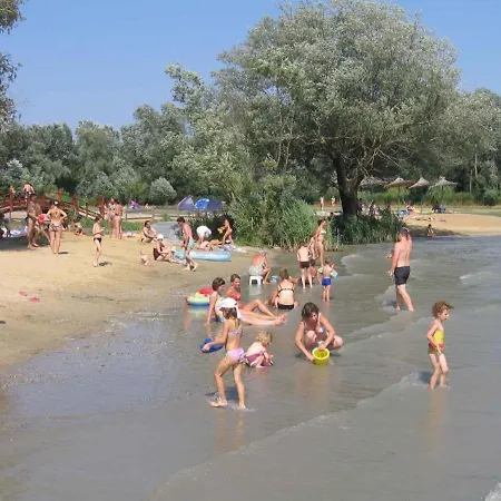Csaladok Nyaraloja *